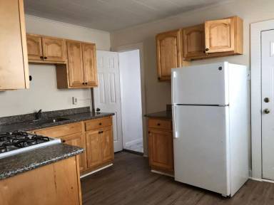 Main picture of 255 Cummings Ave