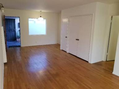 Main picture of 2360 Walgrove Ave