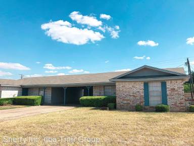 Main picture of 217 W Gruver Cir