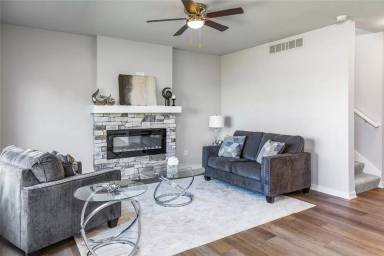 Main picture of 16605 Oakwood Dr