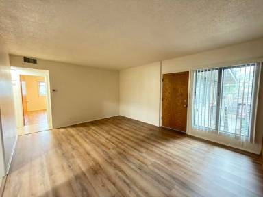 Main picture of 304 E Almond Ave