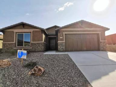 Main picture of 812 E Strada Patania