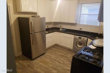 Main picture of 329 Kedzie St