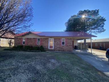 Main picture of 601 Lisa Ln