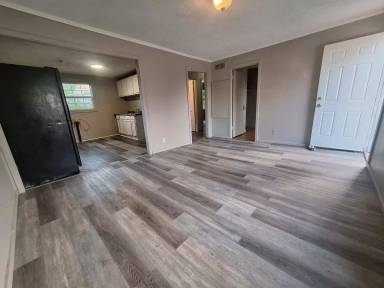 Main picture of 3136 S Clifton Ave