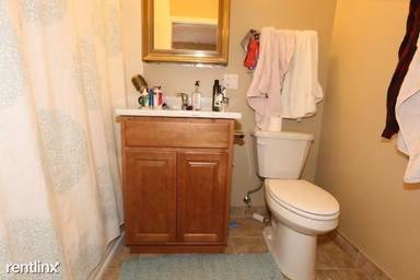 Main picture of 3223 N Sheffield Ave