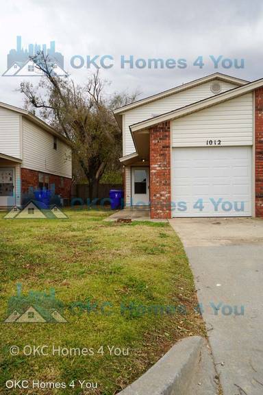 Main picture of 1012 E Main St