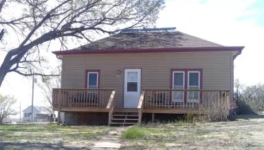 Main picture of 112 W 10th St
