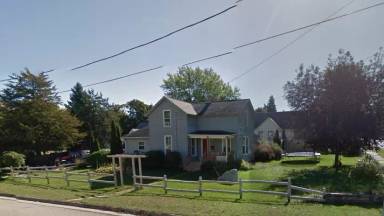 Main picture of 204 E 8th St