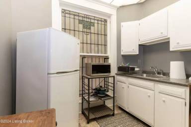 Main picture of 1432 Saint James Ct
