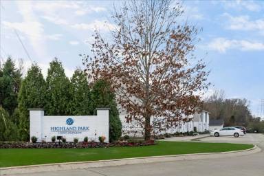 Main picture of Highland Park Luxury Townhomes