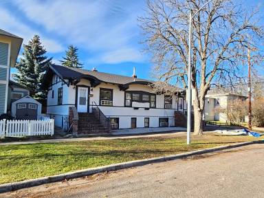 Main picture of 921 - 927 Helen Ave