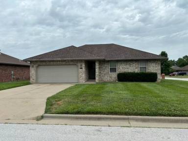 Main picture of 6011 N 13th Ave