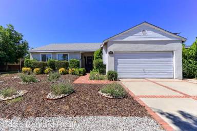 Main picture of 17217 Tiara St