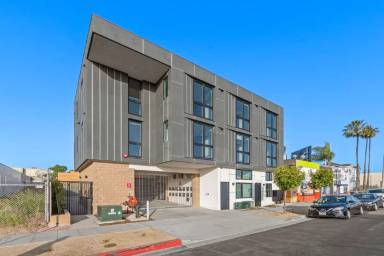 Main picture of 129 National City Blvd