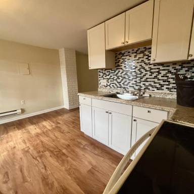 Main picture of 850 Capouse Ave