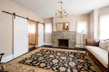 Main picture of 914 Longfellow St