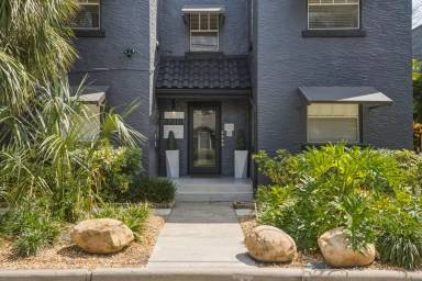 Main picture of 3214 W Santiago St