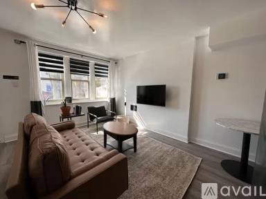 Main picture of 914 E North Ave