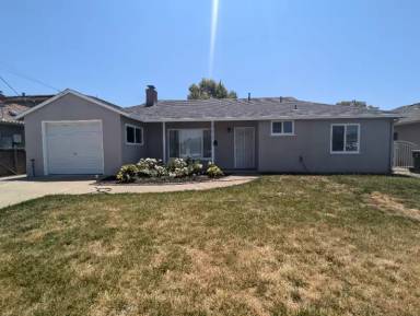 Main picture of 3032 Greenwood Dr