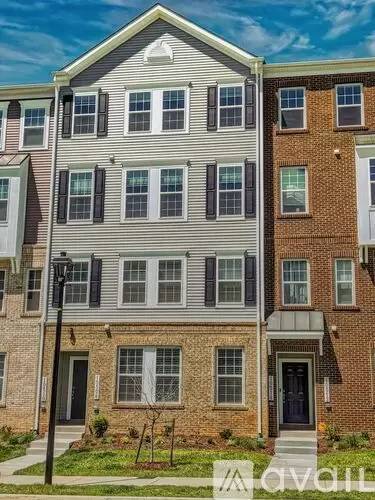 Main picture of 10510 Neil Armstrong Way