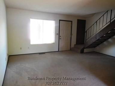 Main picture of 1305 Gold Way