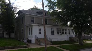 Main picture of 309 S 6th St