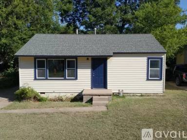 Main picture of 2111 E Seminole St