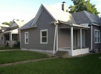 Main picture of 212 W Ells Ave