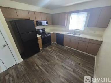 Main picture of 425 S Thayer Ave