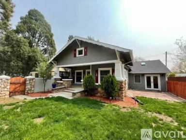 Main picture of 15 Wolfe Ave