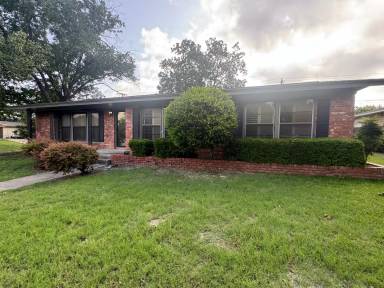 Main picture of 2349 Mount Carmel Dr