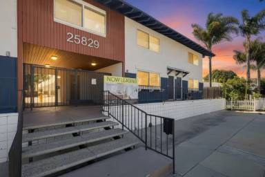 Main picture of 25829 Viana Ave