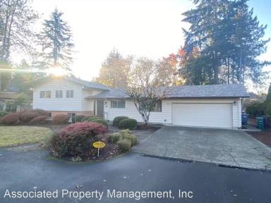 Main picture of 1707 SE Brookwood Ave