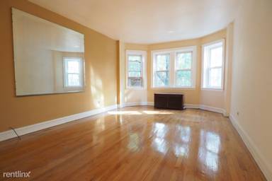 Main picture of 3644 N Marshfield Ave