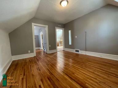 Main picture of 1619 Polk St NE