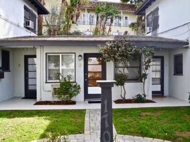 Main picture of 1700 Griffith Park Blvd