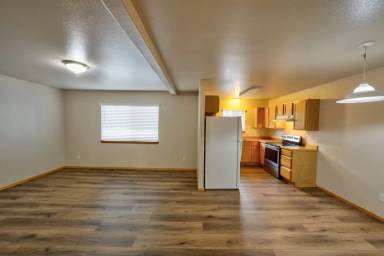 Main picture of 1133 NE Hidden Valley Dr