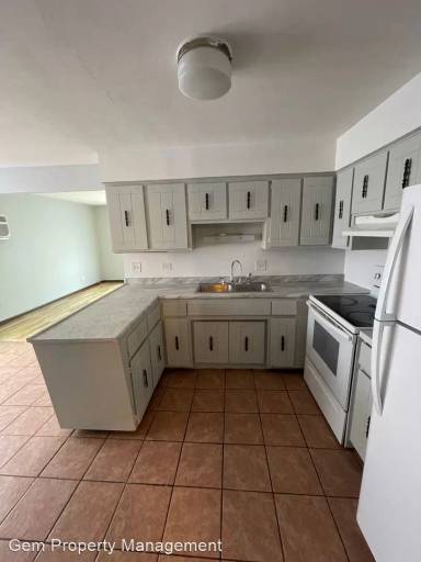 Main picture of 15025 Dobson Ave