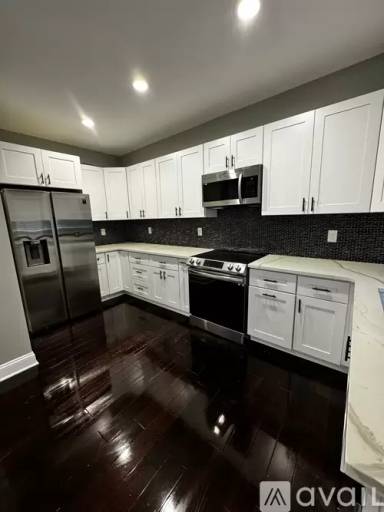 Main picture of 211 Midway Ave