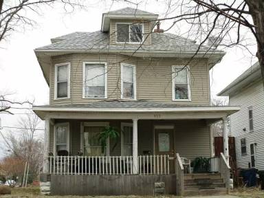 Main picture of 932 W 2nd St
