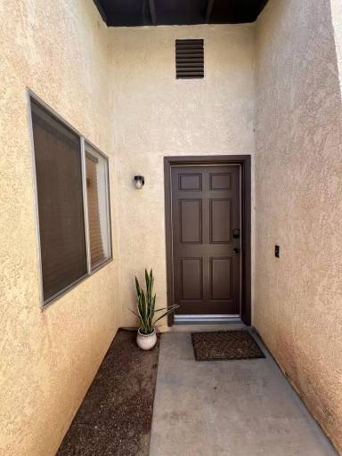 Main picture of 1543 W Hillside Pl