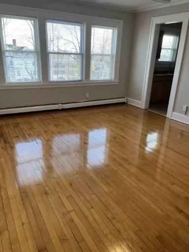 Main picture of 40 Newcomb St