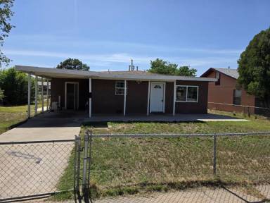 Main picture of 404 S Spruce Ave