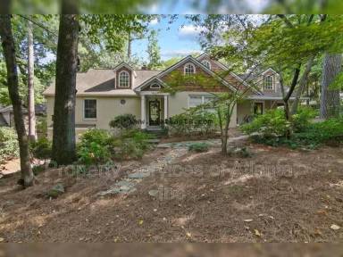 Main picture of 105 Parkside Cir