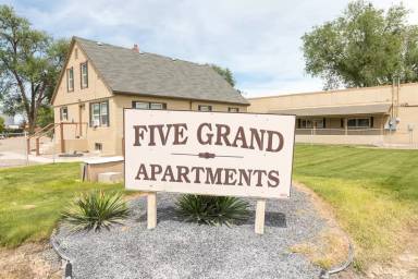 Main picture of 390 Court St N