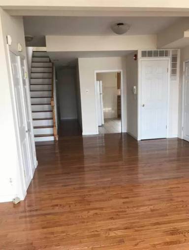 Main picture of 615 S 2nd St