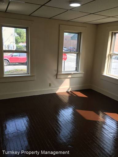 Main picture of 104 Portland St