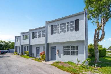 Main picture of 1783 NW 15th Vis