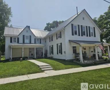 Main picture of 701 N Perry St